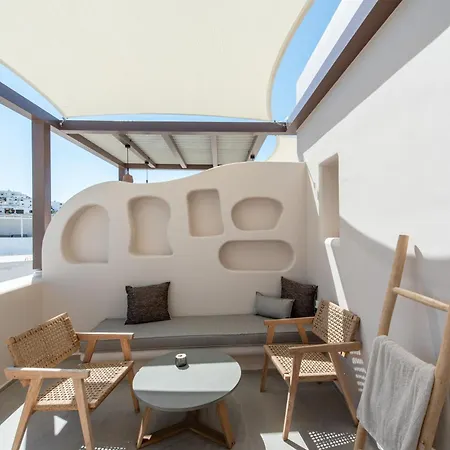 Edem Paros ナウサ